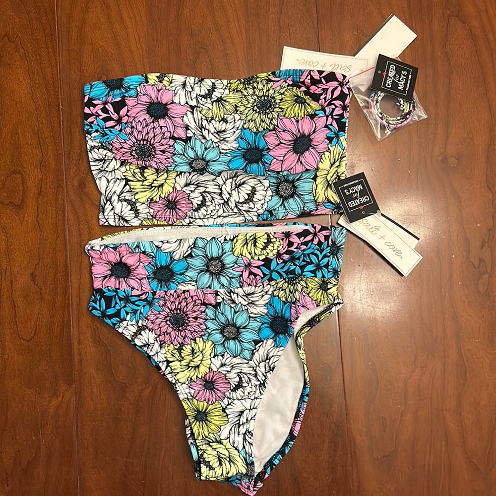 NWT Small 2piece bikini beautiful flower pattern